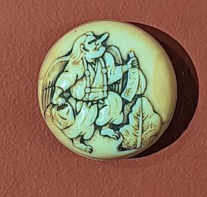A tengu from lore, said to lure
the faithful off the path.